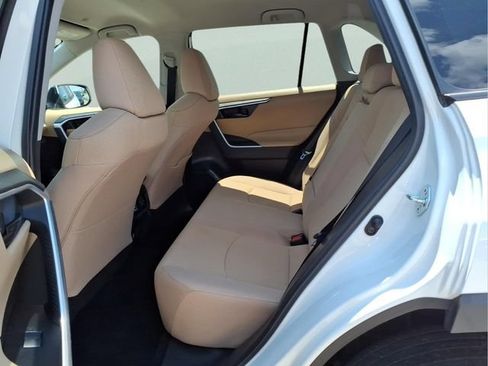 Used 2023 Toyota RAV4 LE AWD/4WD image 22