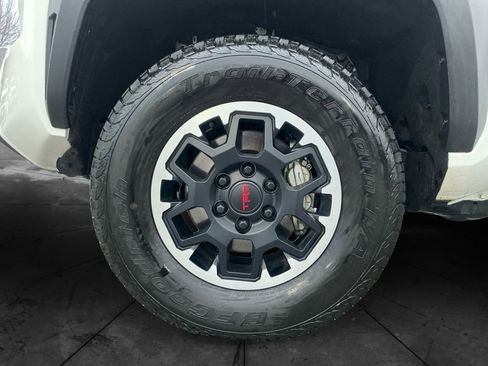 Certified 2024 Toyota Tacoma TRD Off-Road image 16