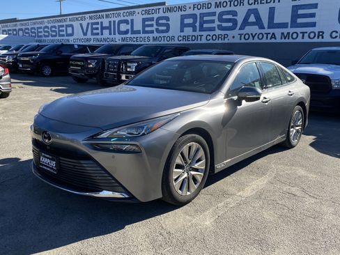 Used 2023 Toyota Mirai w/ Advanced Technology Package RWD image 2