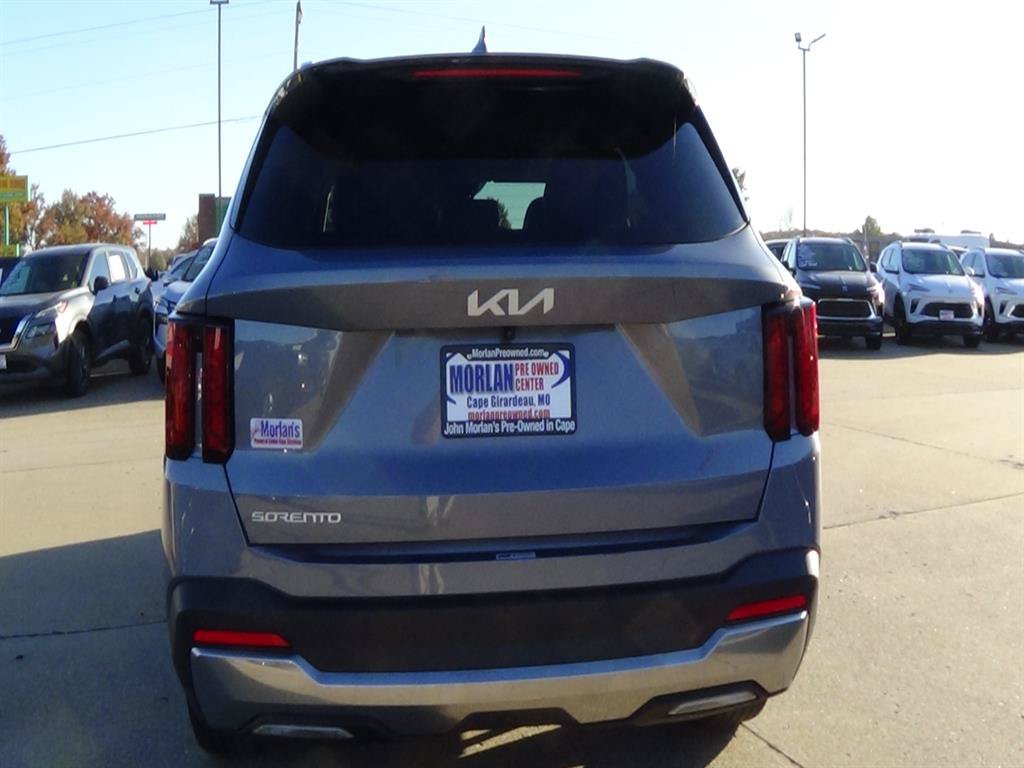 Used 2024 Kia Sorento S FWD image 7