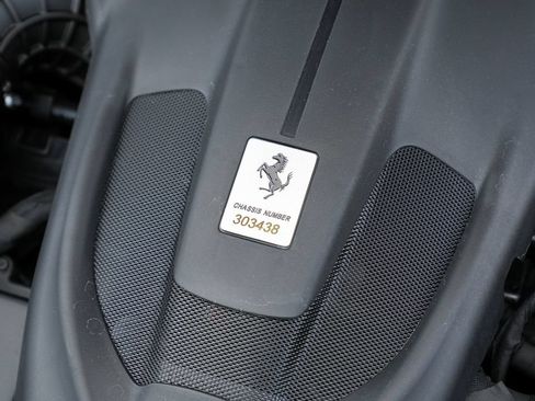 Used 2024 Ferrari Roma RWD image 11