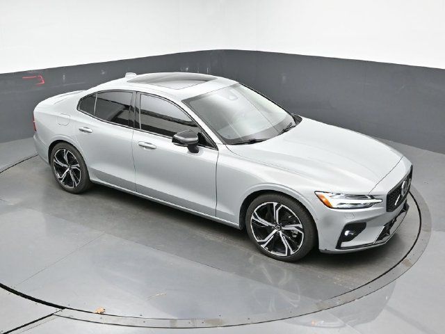 Used 2025 Volvo S60 B5 Plus FWD image 43