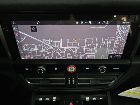 Certified 2026 Porsche Macan S AWD/4WD image 18