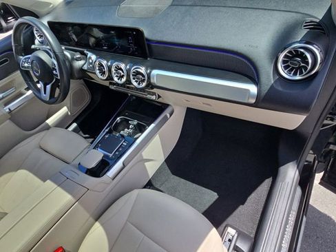 Used 2022 Mercedes-Benz GLB 250 image 14