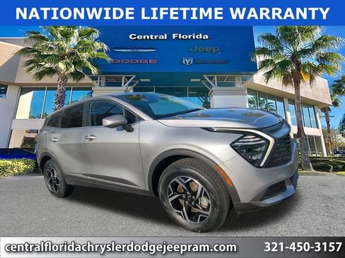 Used 2024 Kia Sportage LX image 1