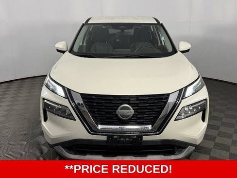 Used 2021 Nissan Rogue SV FWD image 2