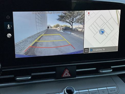 Used 2025 Hyundai Elantra Limited image 30