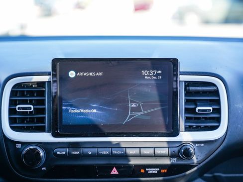 Used 2022 Hyundai Venue Limited w/ Cargo Package image 15