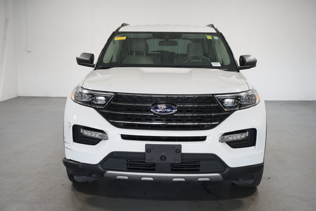 Used 2021 Ford Explorer XLT w/ Equipment Group 202A RWD image 2