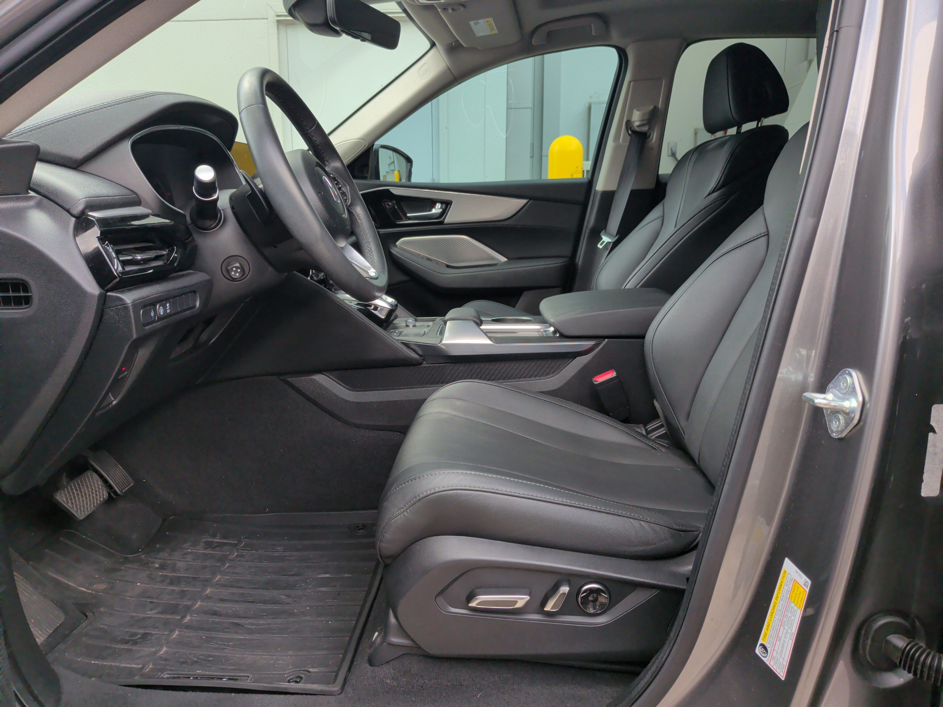 Used 2024 Acura MDX FWD image 13