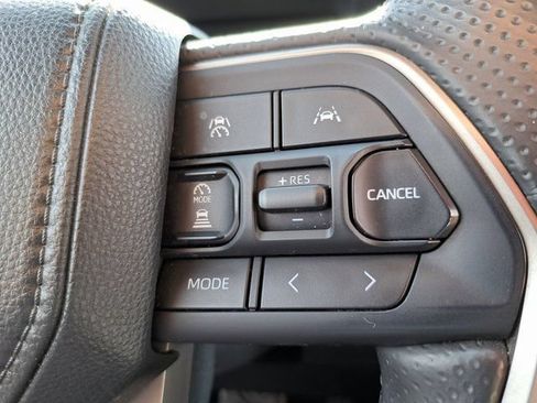 Used 2025 Toyota 4Runner SR5 AWD/4WD image 22