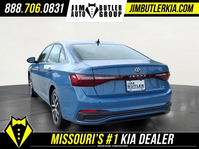Used 2025 Volkswagen Jetta SE FWD image 4