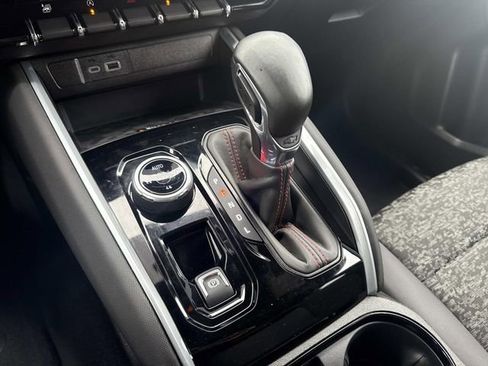 Used 2024 Chevrolet Colorado Z71 image 26