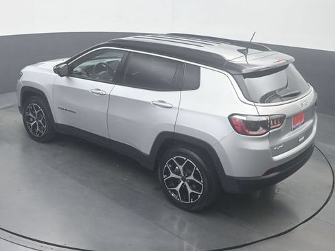 Used 2025 Jeep Compass Limited AWD/4WD image 23