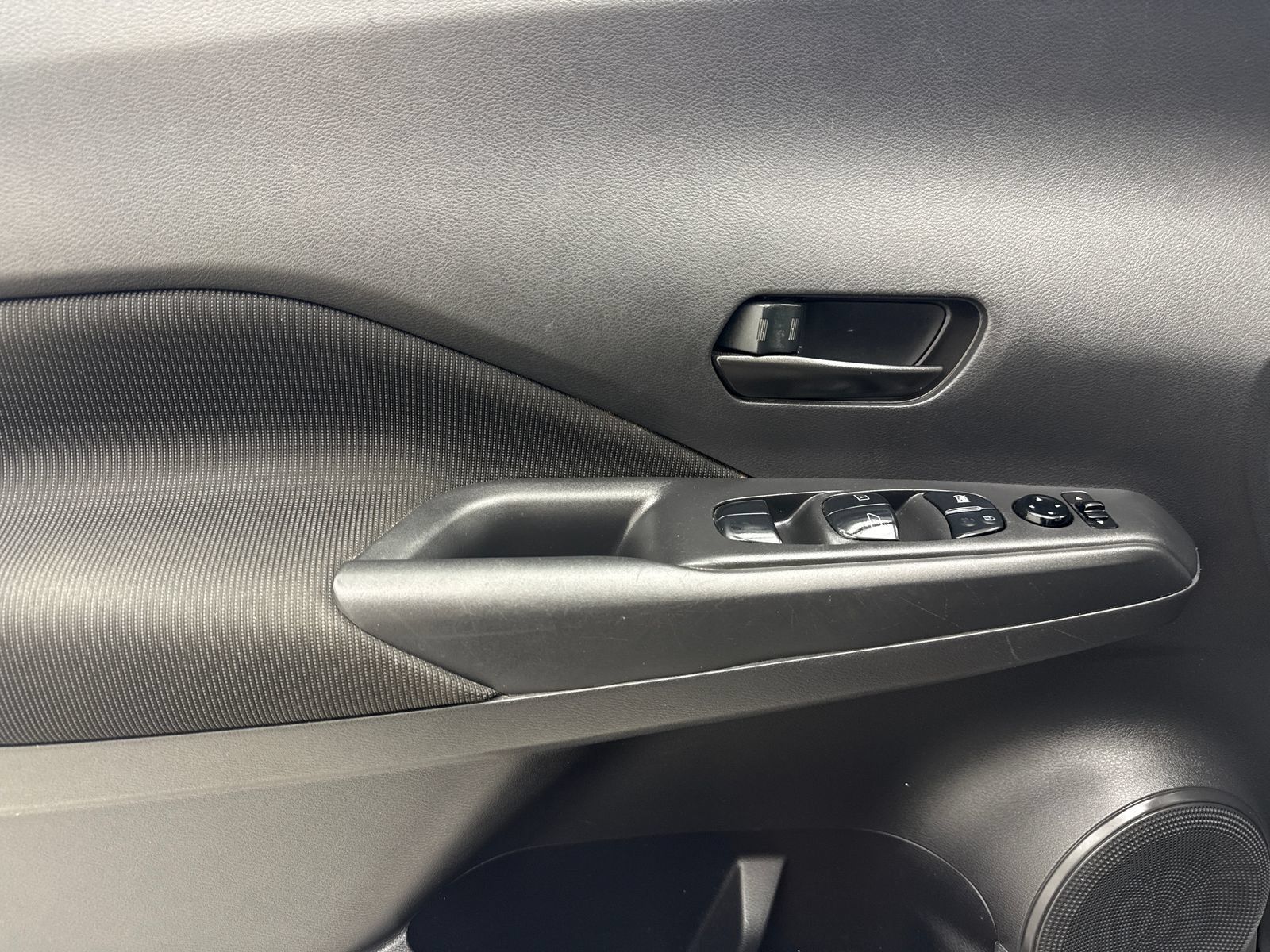 Used 2022 Nissan Kicks S FWD image 34