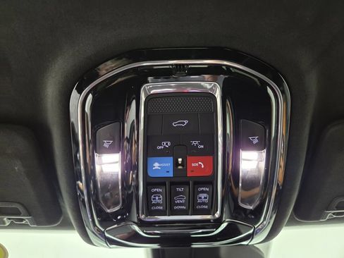 Used 2023 Jeep Grand Cherokee L Summit AWD/4WD image 18