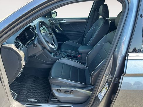 Used 2022 Volkswagen Tiguan SEL R-Line image 15