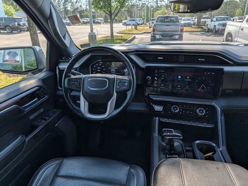 Used 2024 GMC Sierra 1500 Denali w/ Denali Reserve Package AWD/4WD image 11