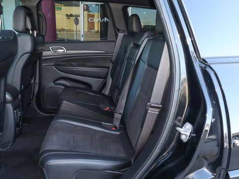 Used 2022 Jeep Grand Cherokee Laredo X image 9