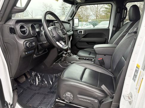 Used 2023 Jeep Wrangler Unlimited Sahara w/ Cold Weather Group AWD/4WD image 13