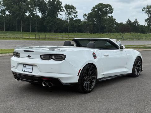 Used 2020 Chevrolet Camaro ZL1 RWD image 3