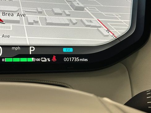 Used 2025 Land Rover Range Rover Sport Dynamic SE image 34