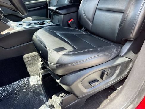 Used 2020 Ford Explorer XLT w/ Equipment Group 202A AWD/4WD image 12