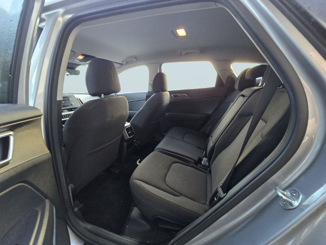 Used 2023 Kia Sportage LX AWD/4WD image 7