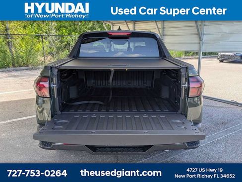 Used 2025 Hyundai Santa Cruz SEL FWD image 12