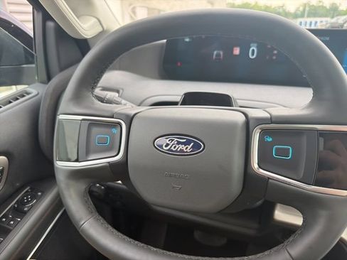 Used 2025 Ford Expedition Active AWD/4WD image 26