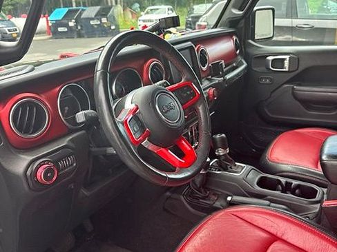 Used 2022 Jeep Wrangler Unlimited Rubicon w/ Cold Weather Group AWD/4WD image 3