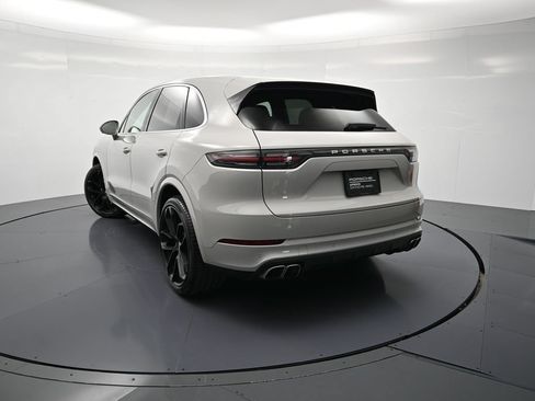 Certified 2022 Porsche Cayenne Turbo AWD/4WD image 40