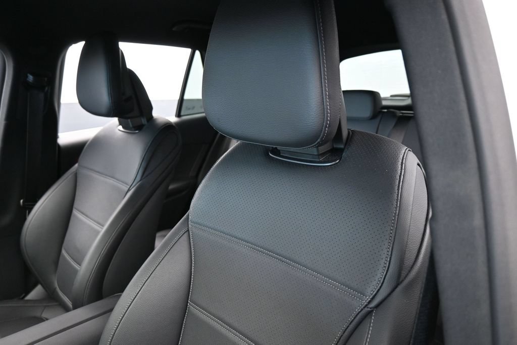Used 2026 Mercedes-Benz GLC 300 image 19