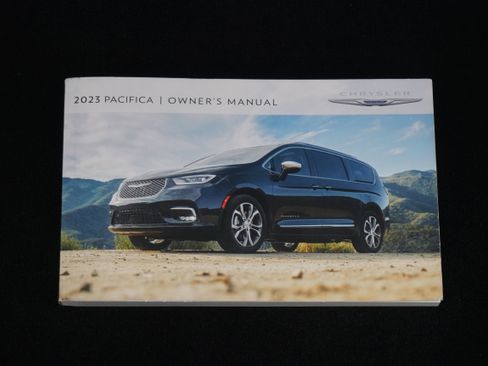 Used 2023 Chrysler Pacifica Touring-L FWD image 26