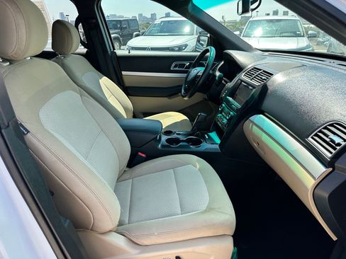 Used 2017 Ford Explorer XLT w/ Equipment Group 201A image 19