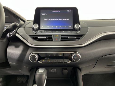 Used 2025 Nissan Altima 2.5 SR FWD image 21