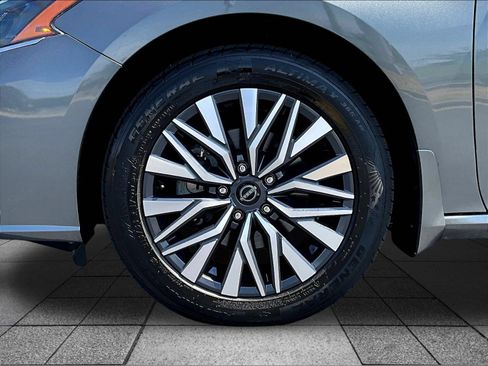Certified 2023 Nissan Altima 2.5 SV w/ SV Premium Package AWD/4WD image 36