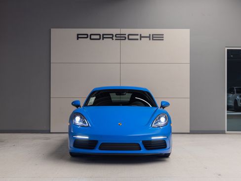 Used 2025 Porsche 718 Cayman image 10