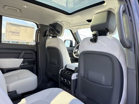 New 2026 Land Rover Defender 130 X-Dynamic SE image 15