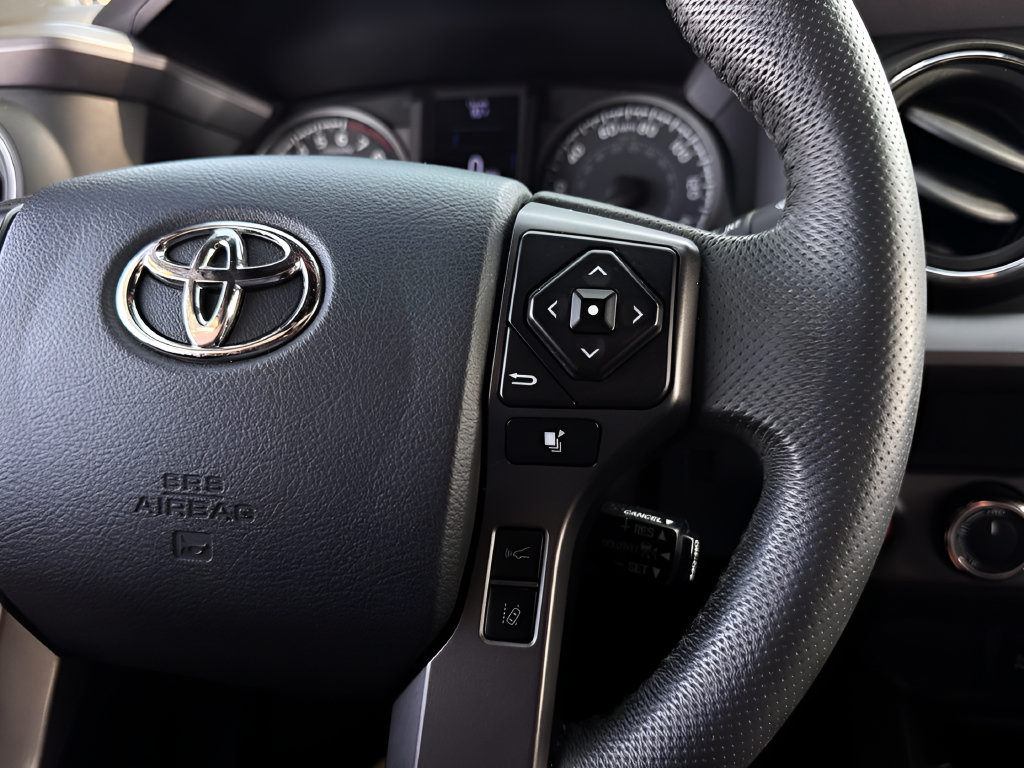 Used 2020 Toyota Tacoma TRD Off-Road AWD/4WD image 13