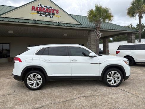 Used 2021 Volkswagen Atlas Cross Sport SEL AWD/4WD image 2