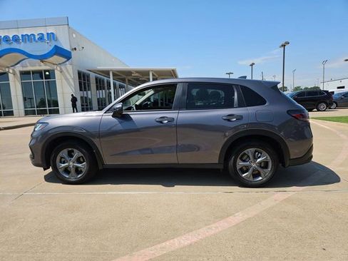 Used 2025 Honda HR-V LX image 8