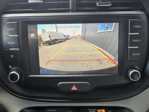 Used 2025 Kia Soul LX image 13