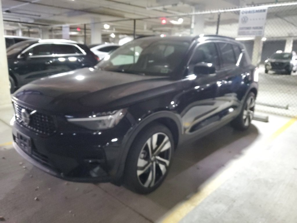 Used 2024 Volvo XC40 B5 Plus w/ Climate Package AWD/4WD image 21