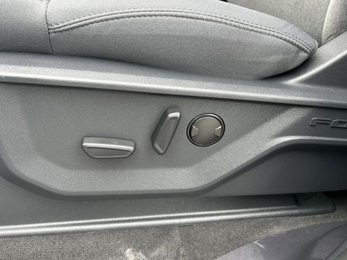 Used 2025 Ford Expedition Active image 8