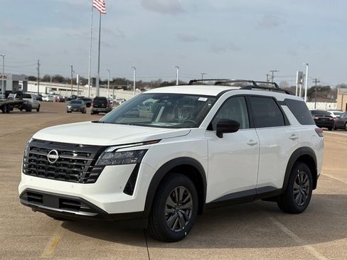 New 2026 Nissan Pathfinder SV image 4