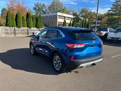 Certified 2022 Ford Escape Titanium w/ Class II Trailer Tow Package image 13