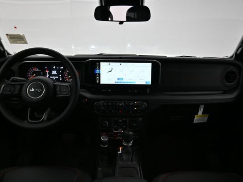 New 2025 Jeep Gladiator Rubicon w/ Convenience Group image 33