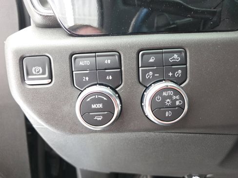 Used 2024 GMC Sierra 1500 SLT w/ SLT Premium Package image 39