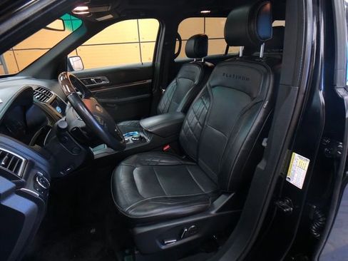 Used 2017 Ford Explorer Platinum image 10